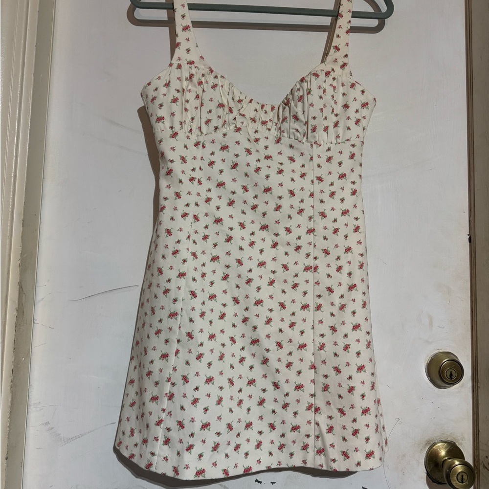 Zara Mini Cream Dress with Red Floral Pattern fitted bodice sleeveless Large